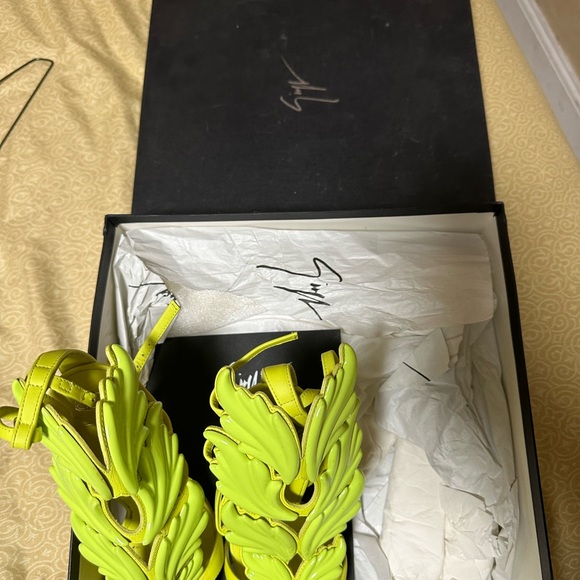 Giuseppe neon green heels size 7 only worn once. - Picture 3 of 5